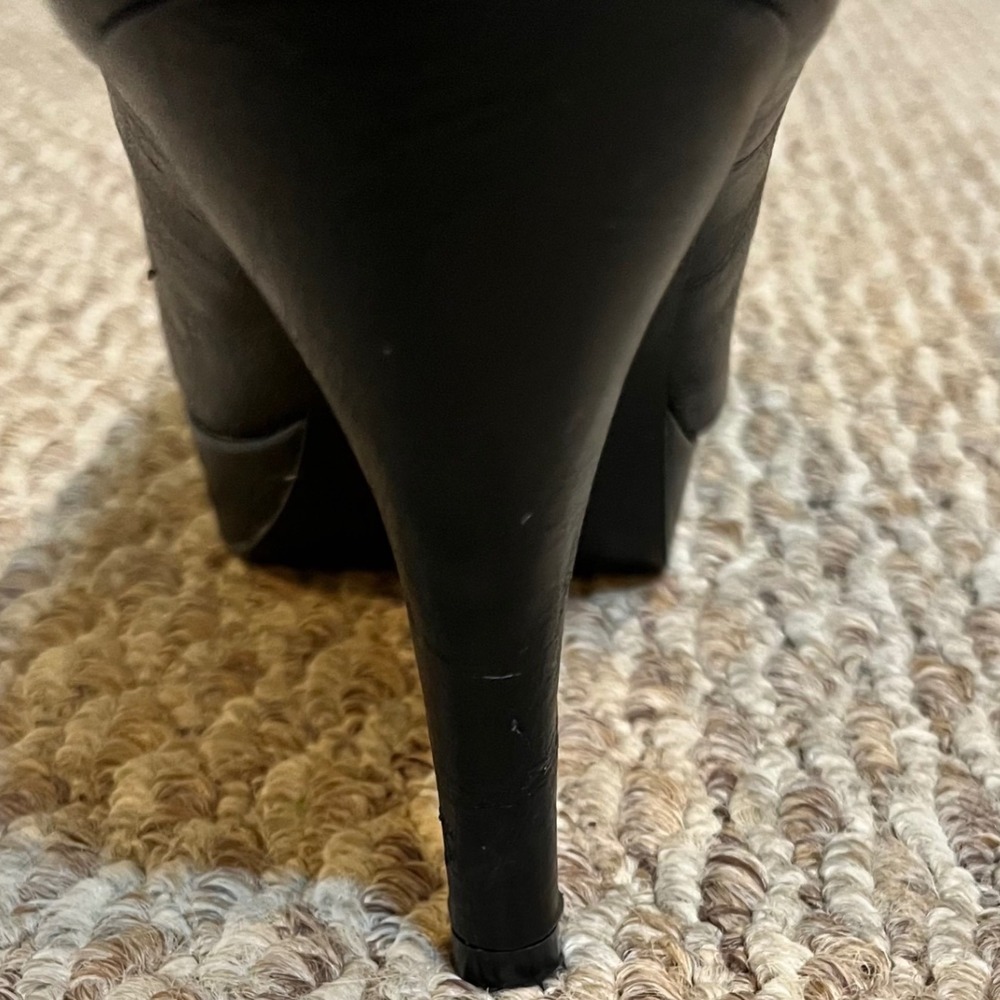 ❤️Unlisted Black Faux Leather Round Toe Stiletto Heel Platform Pumps Size 8.5 - Picture 5 of 16